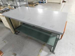 lot 443 image: Metal Work Table - 60 x 30 x 34(h)