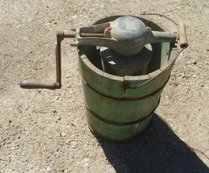 lot 454 image: Antique Ice Cream Maker