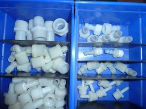 lot 465 image: Two Trays of Plastic Hose Couplings