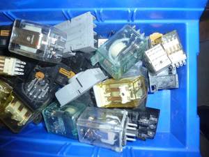 lot 466 image: Tray of Relays - Many are New Excess Stock