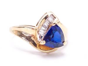 lot 35 image: Bright and Beautiful Sapphire and Diamond Estate Ring in Yellow Gold $3200