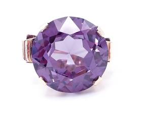 lot 8A image: 13.71 Carat Color Changing Alexandrite Estate Ring in 14k Yellow Gold