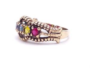 lot 40F image: Vintage Mothers Ring in 10k Yellow Gold