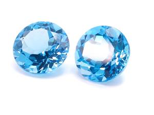 lot 25E image: Pair of 8 Carat Sky Blue AAA Topaz Gemstones