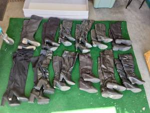 12-Pairs Of Womens Boots Size 5.56