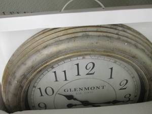 Pinnacle 24 in. Round Distressed Ch...