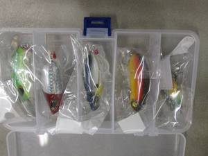 5 Fishing Lures in Case V1...
