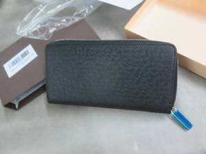 Womenss Long Zipper Purse NWT V1...