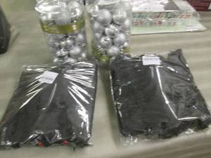 2 Halloween bats, 2 Canisters of Sh...