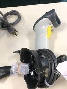 Do not bid - this item goes with something else in the auction...Thank you
