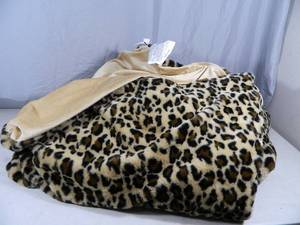 New 13 lb 7 oz Weighted Blanket with Removable Cover