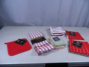 16 New Kitchen Towels and Pot Holders