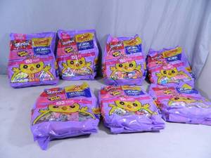 HUGE Assortment of 1085 Pieces of Candy