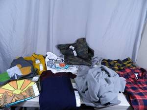 New Mens Medium Clothing and More