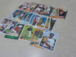 30 Baseball Rookie Cards...