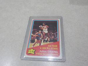 1972-73 Topps Julius Erving Card...