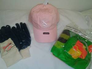 lot 36 image: Her Lot - nitrile gloves - small
