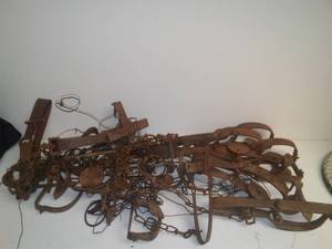 lot 109 image: 12 gopher traps.
