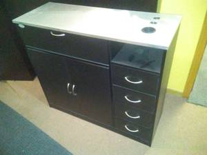 lot 52 image: Stylist workstation . Excellent