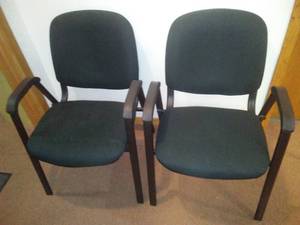 lot 78 image: 2 Office  reception side chairs with arms -stackable, cloth, black ,very clean.