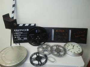 lot 79 image: Hollywood themed decor - excellent.