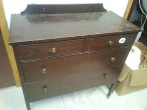 lot 122 image: Vintage Metal Simmon Dresser, early 20s,
