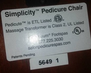 lot 51 image: Pedicure massage chair Simplicity, Pedicute and supplies.There is a reserve on this item.