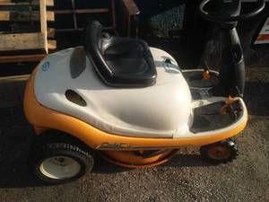 lot 1 image: Cub Cadet Yard Bug bagger mower. hydro static drive