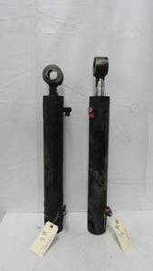2 Hydraulic Cylinders