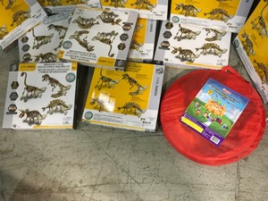 lot 29 image: Lot with 13 Dinosaur Fossil Excavation and building Kits and Prays 5 PC Tent Tunnel not used