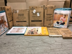 lot 49 image: Pallet with assorted Baby Gates various Models and sizes Customer Returns many in new condition
