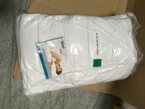 lot 42 image: Lot of 4 Never used Sleep Innovations 4-inch Dual Layer Gel Memory Foam Enhanced Support, King, Made in the US Mattress Topper