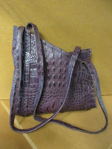 lot 703 image: THOMAS LEATHER ARTISAN HANDCRAFTED BAG