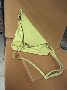 lot 707 image: THOMAS LEATHER ARTISAN HANDCRAFTED HANDBAG