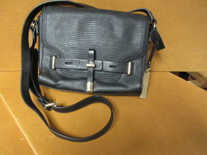 lot 713 image: VINCE CAMUTO BALCK LEATHER HANDBAG