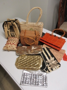 lot 729 image: ASSORTED STRAW HANDBAGS, COSMETIC BAGS