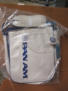 lot 732 image: PAN AM ORIGINALS TRAVEL BAG