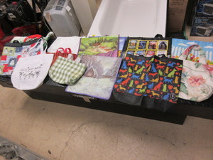 lot 733 image: 15 ASSORTED THEME TOTE BAGS