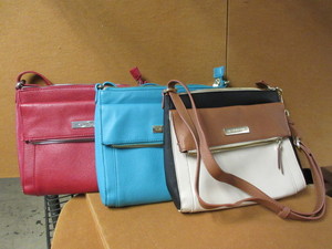 lot 720 image: LIZ CLAIBORNE HANDBAGS
