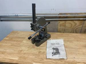 lot 37 image: STEEL CORE 1-Ton 5.5 in. Arbor Press