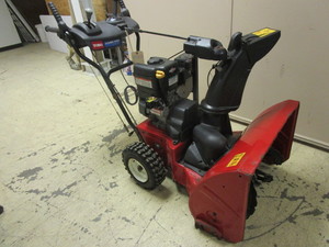 lot 802 image: TORO POWER MAX SNOWBLOWER