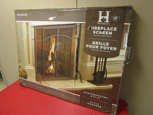 lot 806 image: OPEN HEARTH FIREPLACE SCREEN, WITH ANTIQUE IRON FINISH - NEW