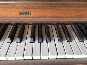 lot 23 image: Everett Upright Piano (Medium Brown)