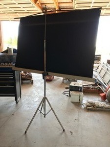 lot 19 image: Folding Projection Screen