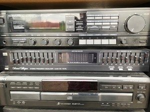 lot 39 image: Kenwood Stereo System wCabinet