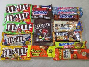 Assorted Candy Bars Etc  B-2...