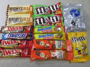 Assorted Candy Bars Etc  B-2...