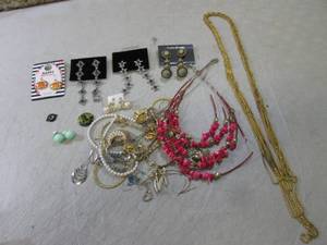 Assorted Jewelry  EC1...