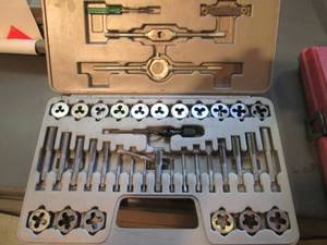 lot 8 image: Tap & Die Set In Case...