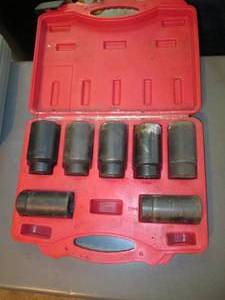 lot 11 image: Fwd Axle Nut Socket Set In Case On...